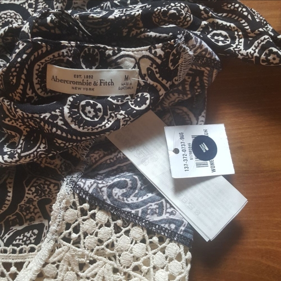 2/$25 Black White Abstract print Boho Summer Crop Top Backless Bow Lace Crochet - Picture 5 of 7